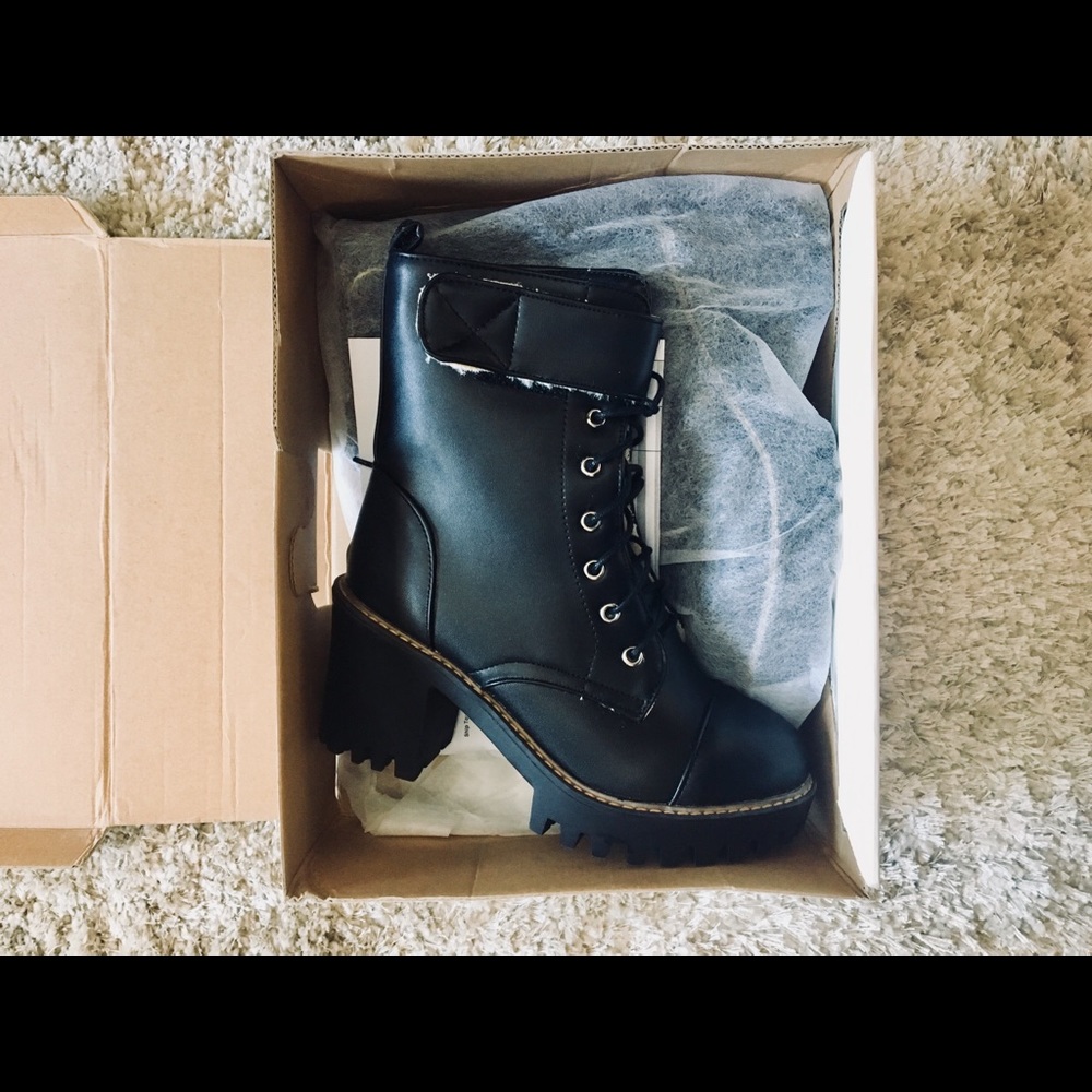 Lace-Up Chunky Heel Platform Short Boots
